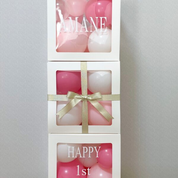 ベビーシャワー（Baby Shower） - バースデー専門店 HappyBday｜誕生日パーティーグッズ・ギフト通販 Gameza ストロベリーベビーシャワーデコレーション用品 ベリースウィートベビーボックス 文字とバナー付き ベビーシャワーブロック